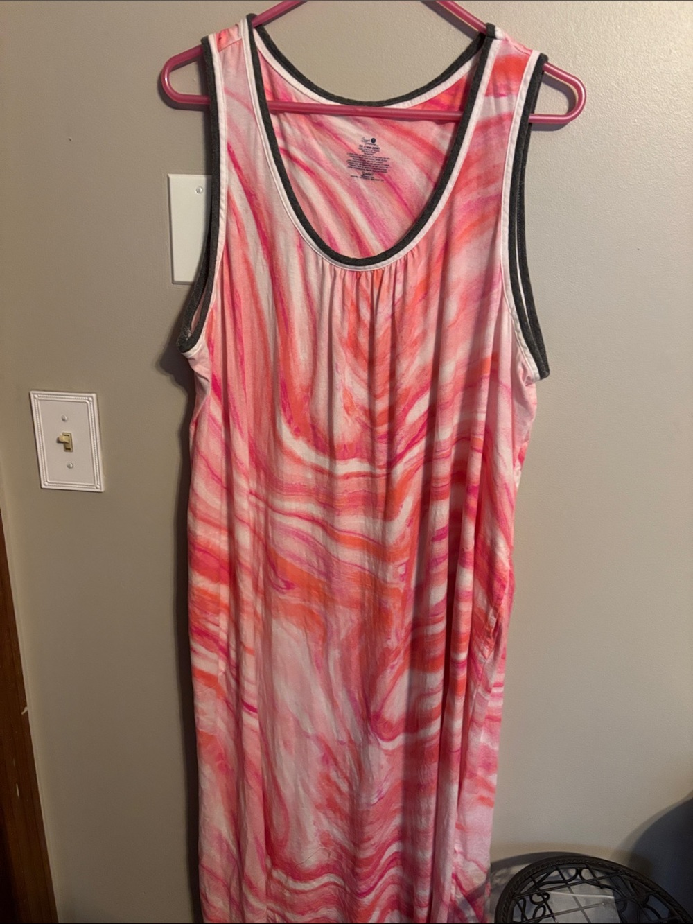 Sleeveless Pink Marble-Print Nightdress with Contrast Trim